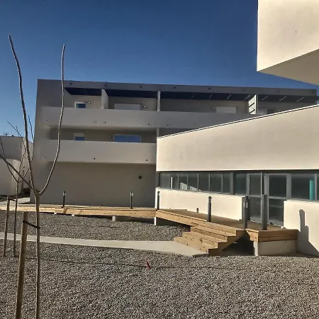 Pavillon Dansune Avec Piscine فيلة