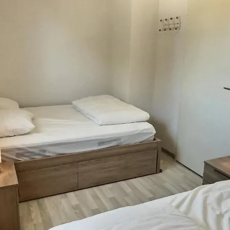 Pavillon Dansune Avec Piscine فيلة Sérignan