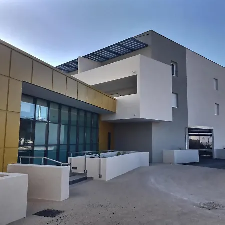 Pavillon Dansune Avec Piscine Sérignan