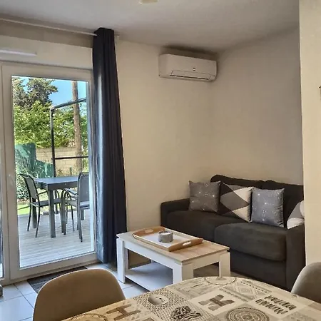 Pavillon Dansune Avec Piscine فيلة Sérignan